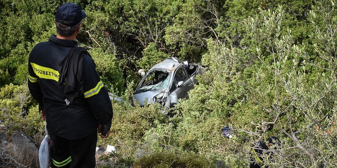Πάρνηθα: Αυτοκίνητο έπεσε σε γκρεμό - Ανασύρθηκε ο οδηγός