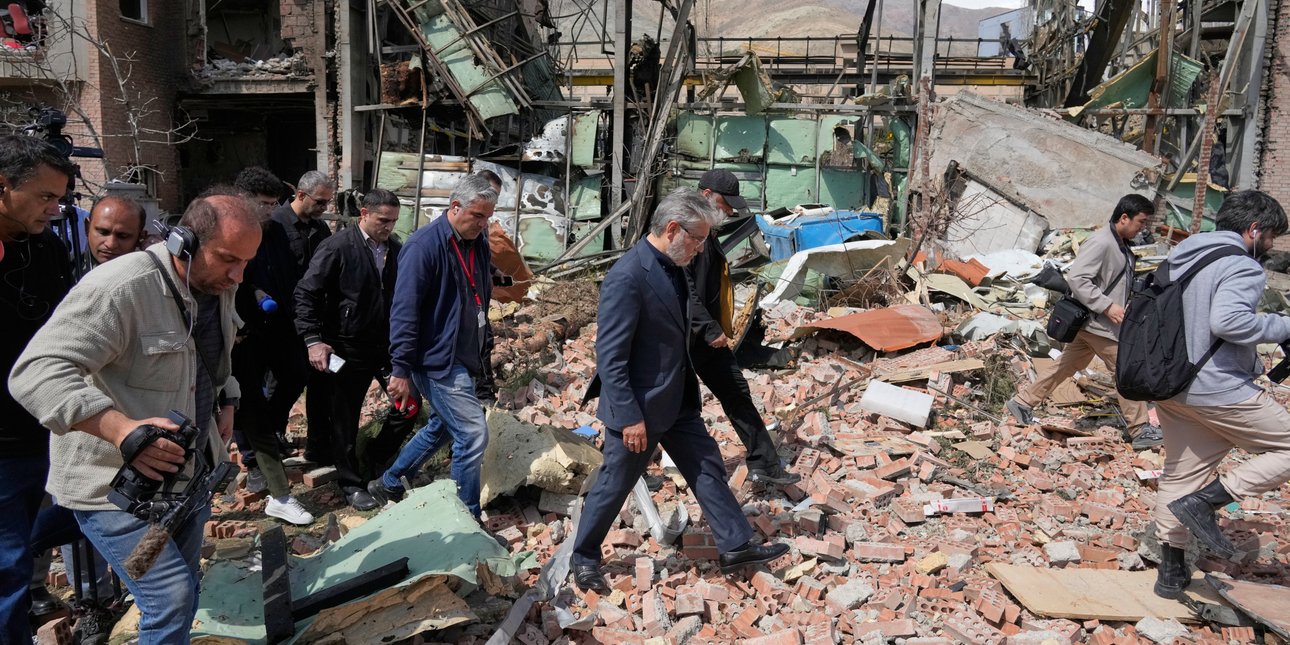 Πόλεμος στο Ιράν: Τουλάχιστον 13 άμαχοι νεκροί σε βομβαρδισμό νοτιοανατολικά της Τεχεράνης