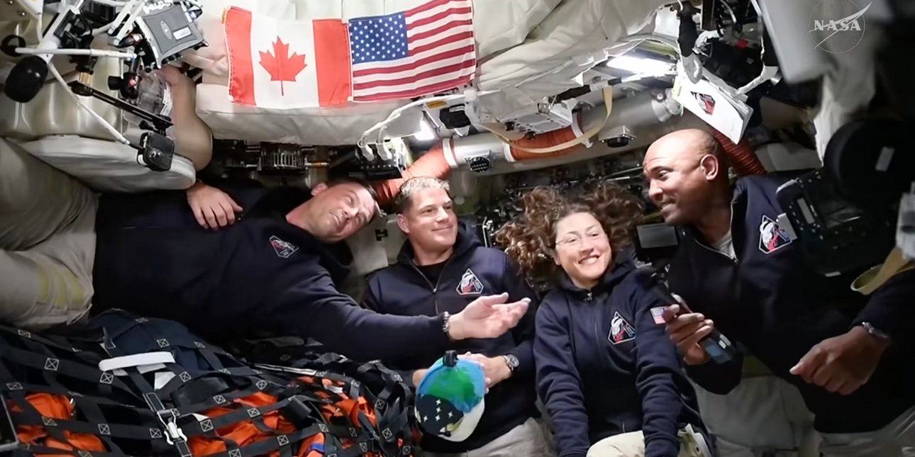 Οι τέσσερις αστροναύτες του Artemis II έγραψαν ιστορία -Παρακολουθήστε την επιστροφή τους στη Γη