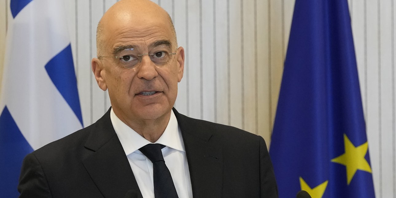 Defense Minister Dendias to visit Supreme Military Command of Thrace at Easter