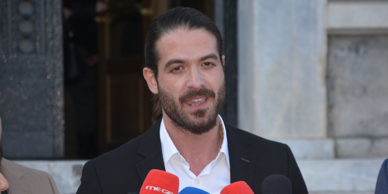 Άρης Μουγκοπέτρος: Απέσυρε τις κατηγορίες εναντίον του φίλου του που του έδωσε την κροτίδα-Τα χρέη και η άσχημη οικονομική κατάσταση