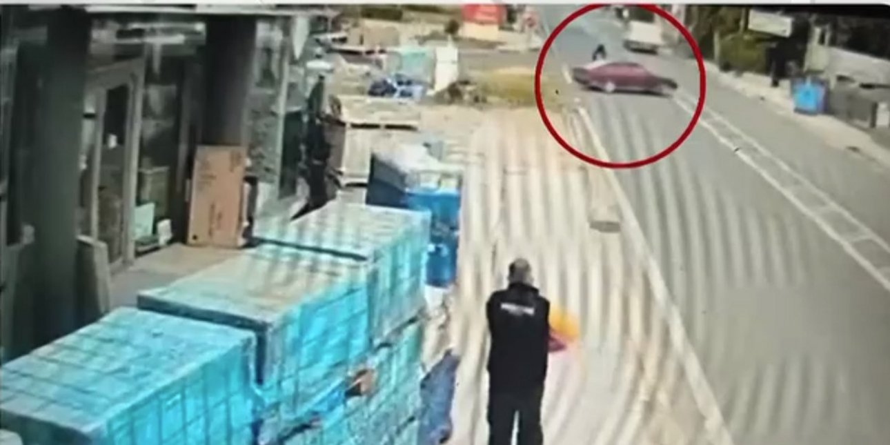 Τροχαίο με εγκατάλειψη στην Αρτέμιδα: Οδηγός μηχανής έπεσε πάνω σε ΙΧ που του έκοψε τον δρόμο, δείτε βίντεο