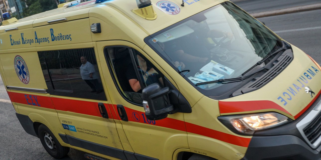 Μενίδι: Τροχαίο δυστύχημα με μία νεκρή - Παρασύρθηκε από φορτηγό