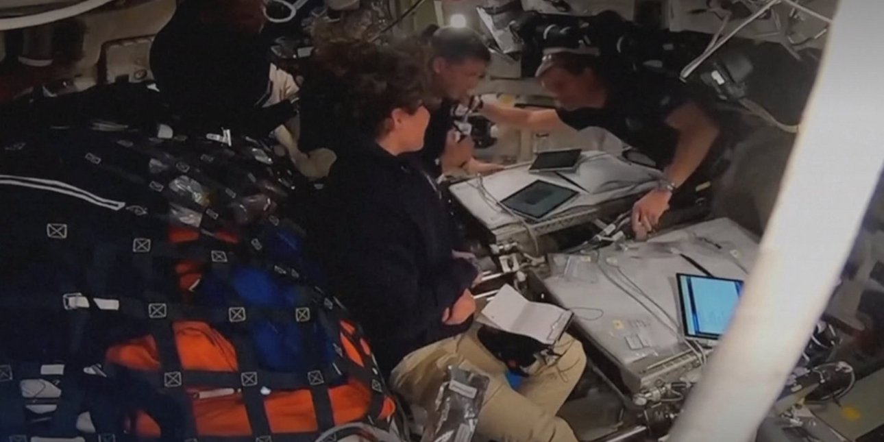 Artemis II: Γιατί συγκινήθηκαν οι αστροναύτες της NASA -Η πρόταση που τους έκανε να αγκαλιαστούν [βίντεο]