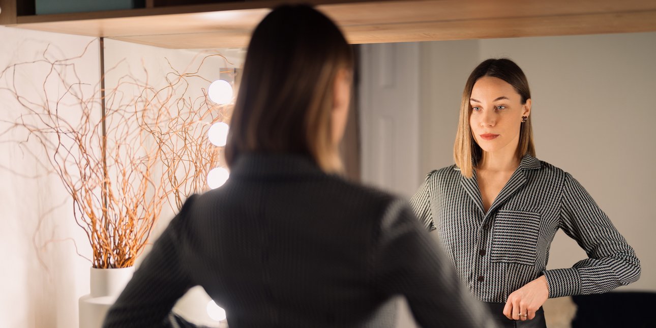 Ψυχολογία: Οι άνθρωποι που μεγάλωσαν χωρίς πολλούς επαίνους δυσκολεύονται με τα κομπλιμέντα ως ενήλικες