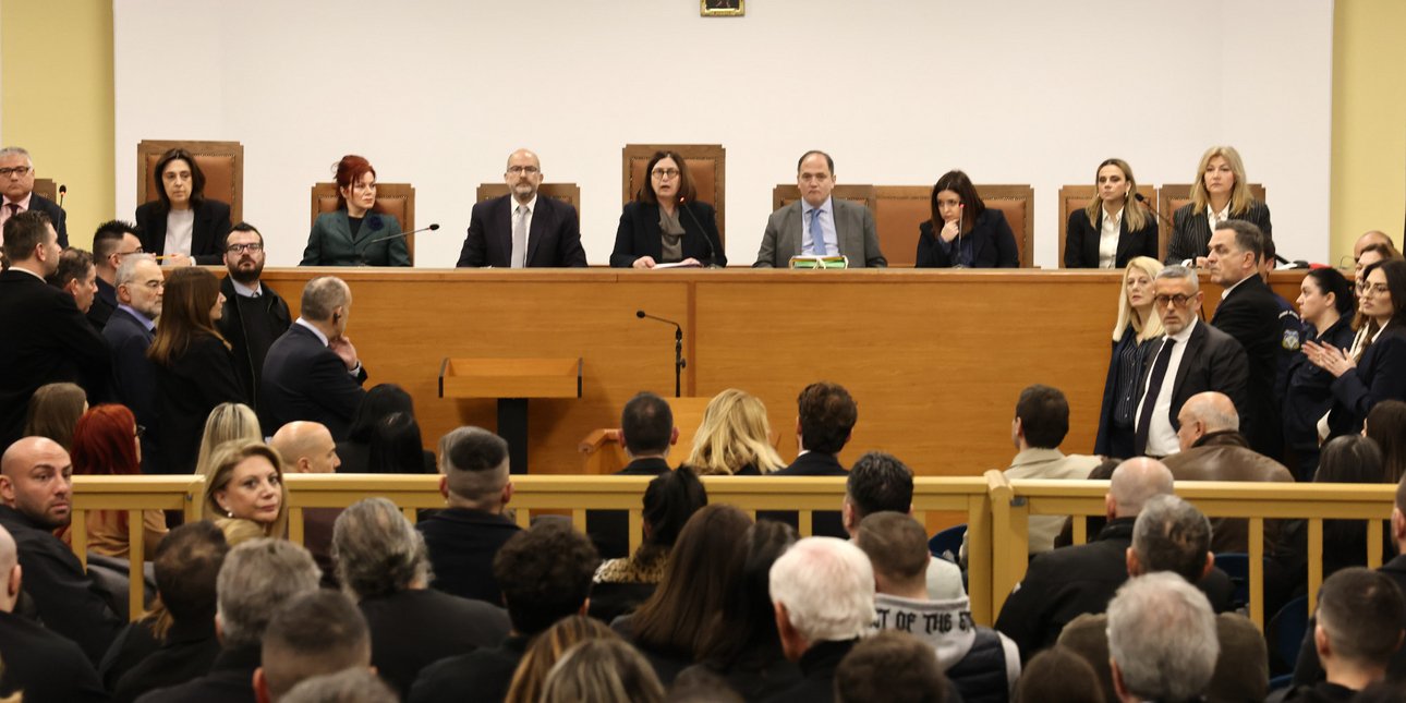 Ξαναρχίζει η δίκη για την τραγωδία των Τεμπών