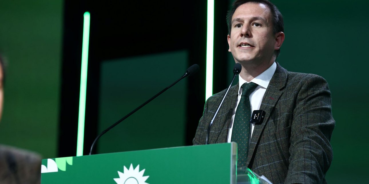 Σφοδρή επίθεση Δουδωνή: «Έχουμε μια κοινοβουλευτική πλειοψηφία υποδίκων -Ο Μητσοτάκης να τους αποπέμψει και να παραιτηθεί»