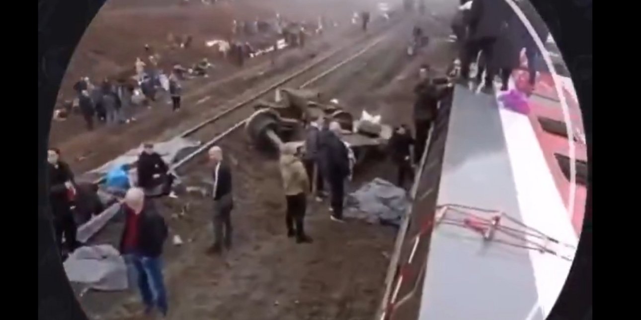 Εκτροχιασμός τρένου στη Ρωσία, μέσα σε πυκνή ομίχλη: Είχαν «Αγιο» οι επιβάτες -Δείτε βίντεο