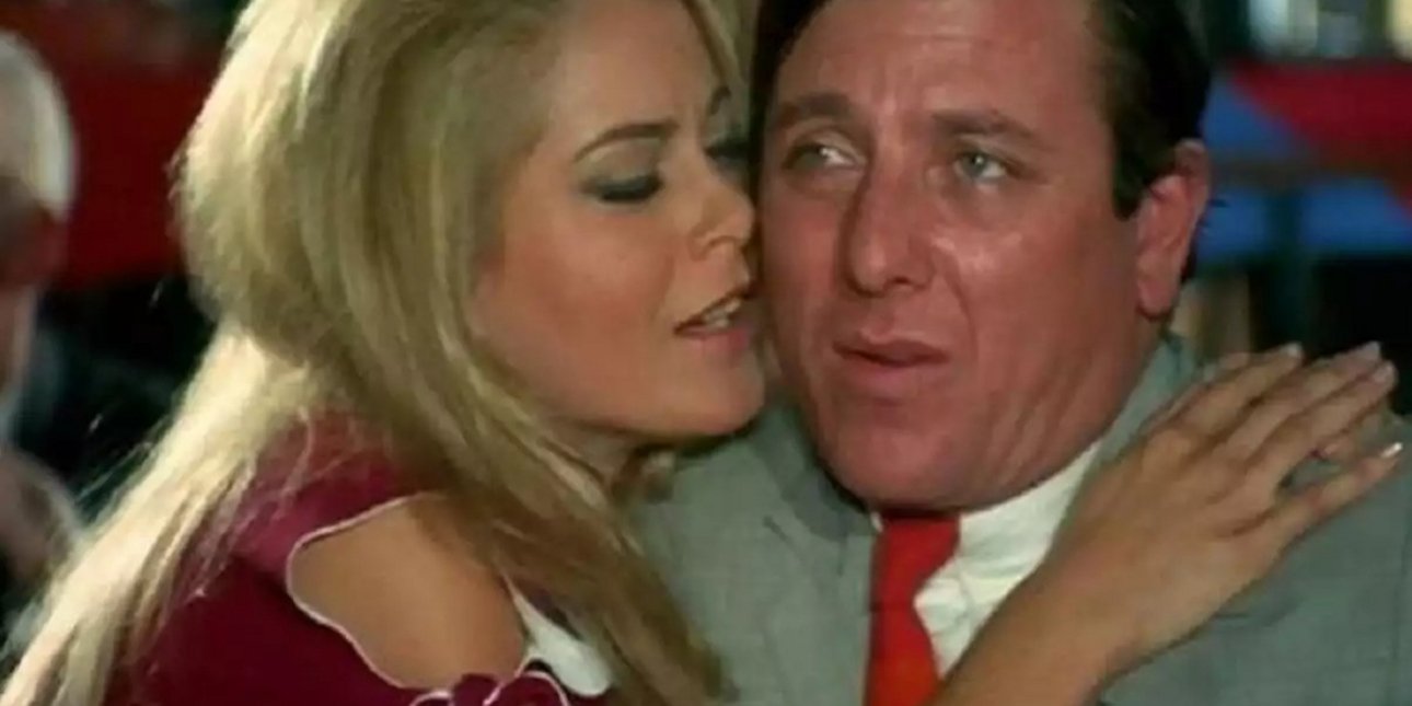 Ελένη Ερήμου: Η σταρ του ελληνικού σινεμά στα 81 της, με κομψό σύνολο στο θέατρο