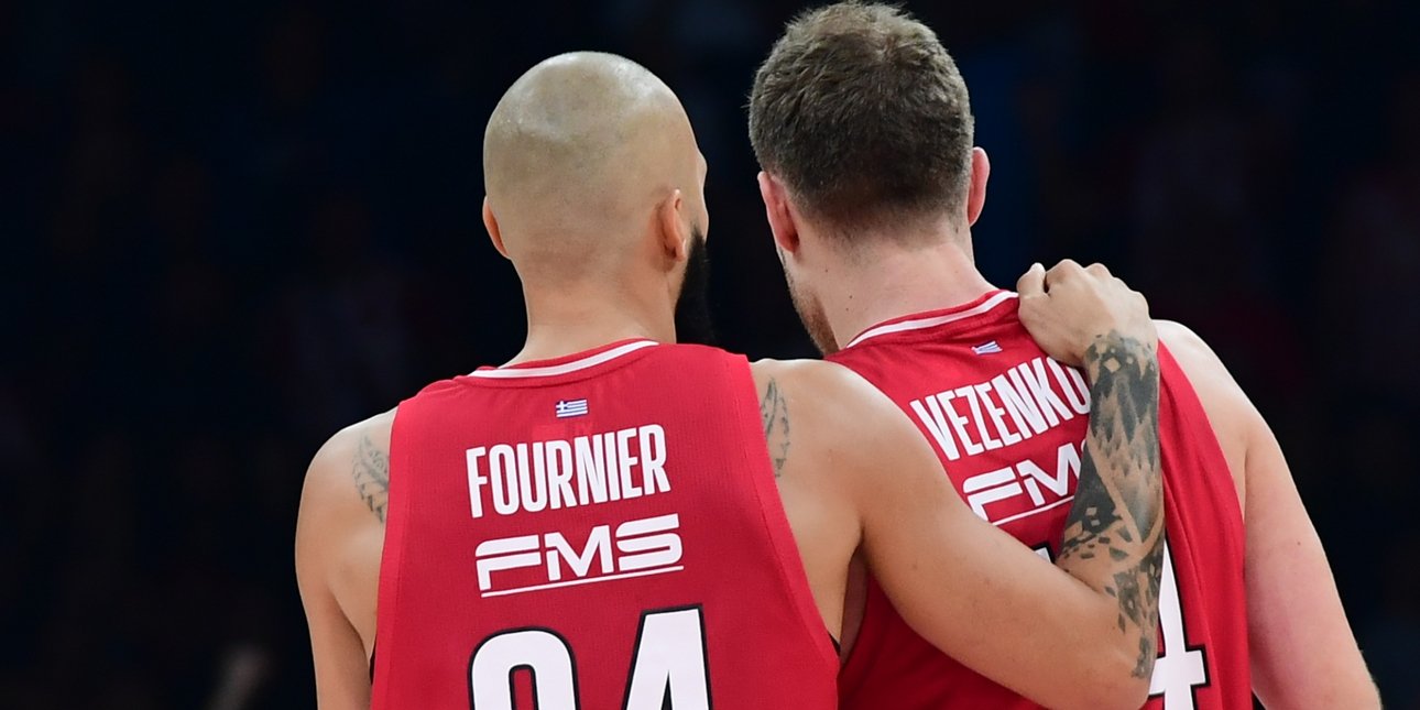 O Φουρνιέ... τρόλαρε τον Βεζένκοβ για το MVP με μια φωτογραφία που έγινε viral