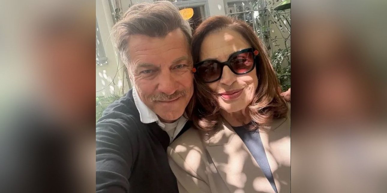 H selfie του Γιάννη Στάνκογλου με τη Χαρούλα Αλεξίου: «Τυχαίες συναντήσεις με μεγάλη αγάπη»