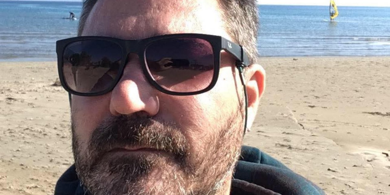 Πέθανε ο γιος της Θεανώς Φωτίου σε ηλικία 49 ετών