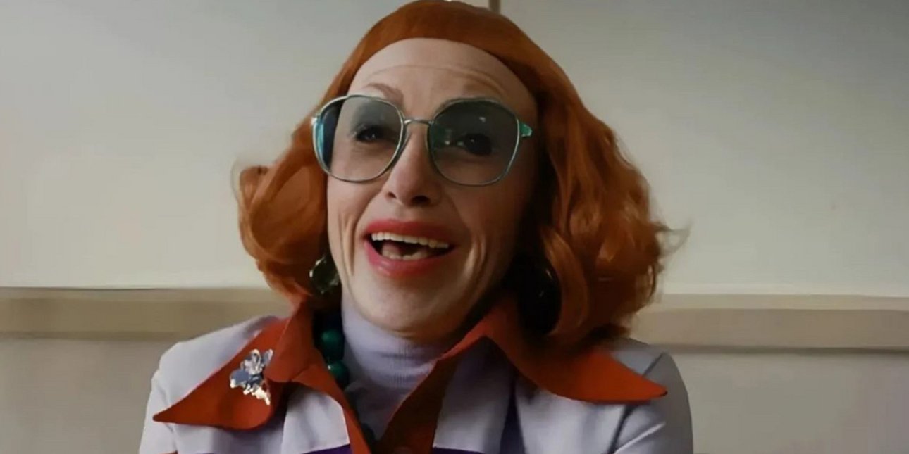 Η θεία Γκλάντις επιστρέφει: Ανακοινώθηκε το πρίκουελ του «Weapons» από Warner Bros. και New Line