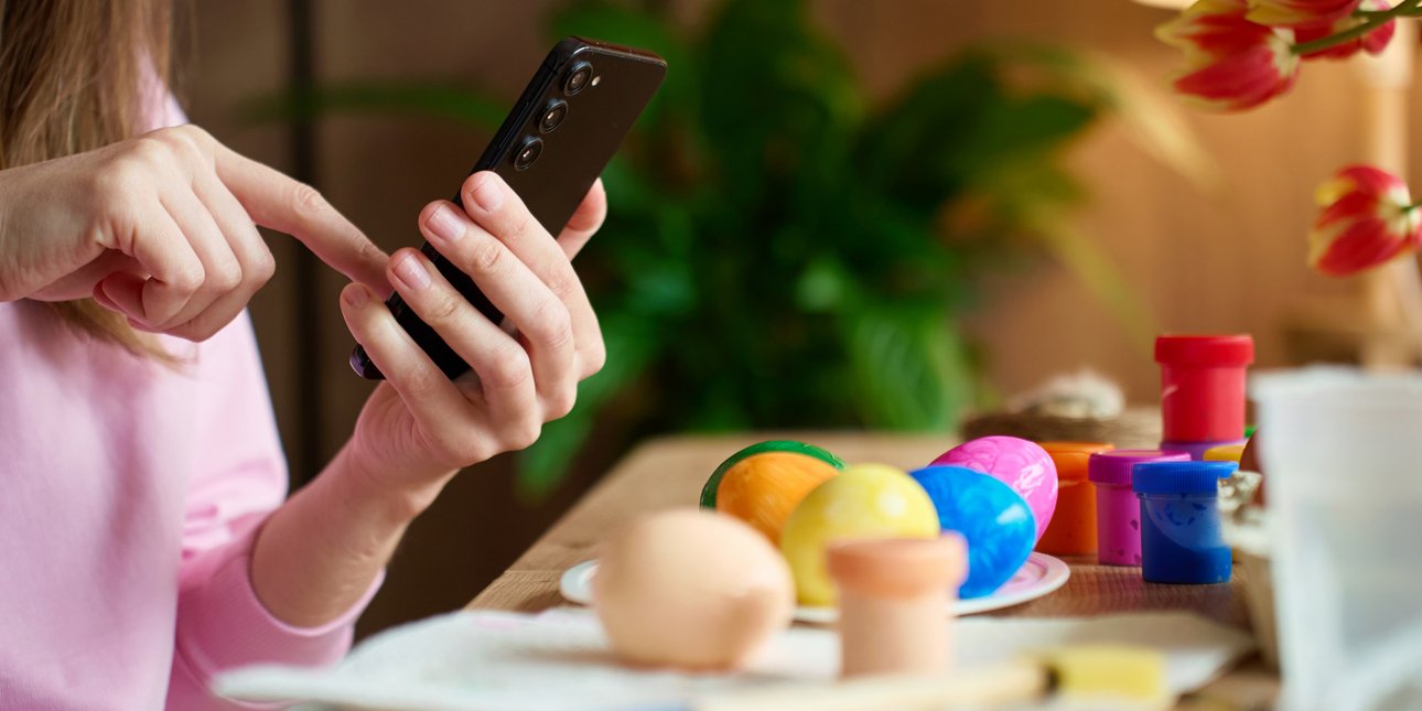 Πάσχα στην εποχή των social media -Ανάμεσα στο βίωμα και το «content»