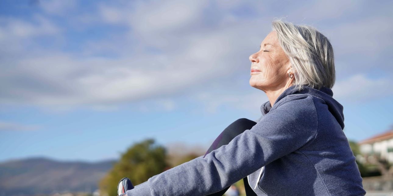 Ποιες καθημερινές συνήθειες μετά τα 60 χαρίζουν καλή φυσική κατάσταση, σύμφωνα με την Ψυχολογία