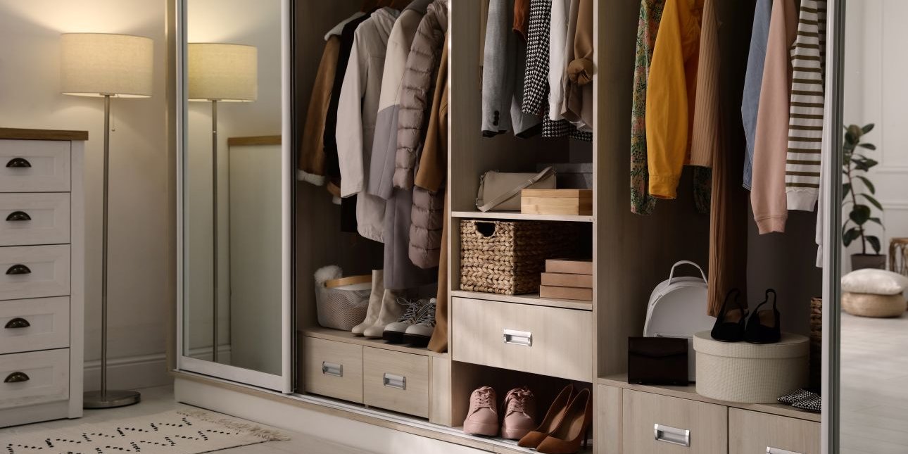 Οργανωμένη ντουλάπα σε 3 λεπτά: Το έξυπνο κόλπο από τα ΙKEA που σας λύνει τα χέρια -Με κόστος 5 ευρώ