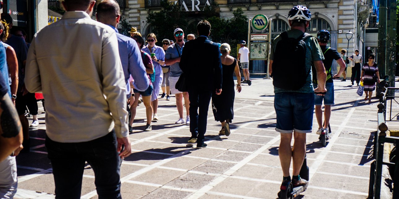 Γιατί τα ατυχήματα με ηλεκτρικά πατίνια αυξάνονται, σοκ με τον θάνατο του 13χρονου -Ειδικοί εξηγούν στο iefimerida