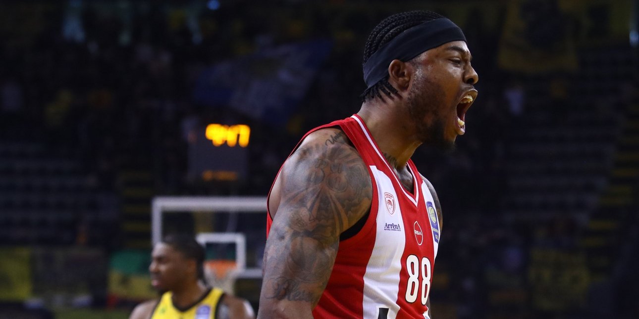 ΑΕΚ - Ολυμπιακός 84-94: Αήττητος κι ωραίος με επιστροφή Τζόουνς και το... μυαλό στη Μονακό! [βίντεο]