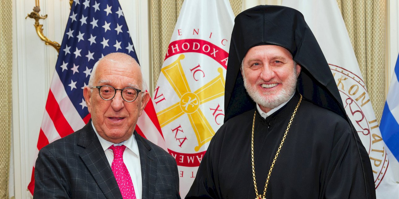 Τετ α τετ Κακλαμάνη με τον Αρχιεπίσκοπο Ελπιδοφόρο στις ΗΠΑ -Συνάντηση «υψηλού εθνικού συμβολισμού»