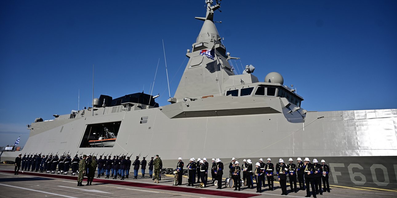 Στη φρεγάτα «Κίμων» ο Κυριάκος Μητσοτάκης με τον Εμανουέλ Μακρόν -Δείτε live την επίσκεψη