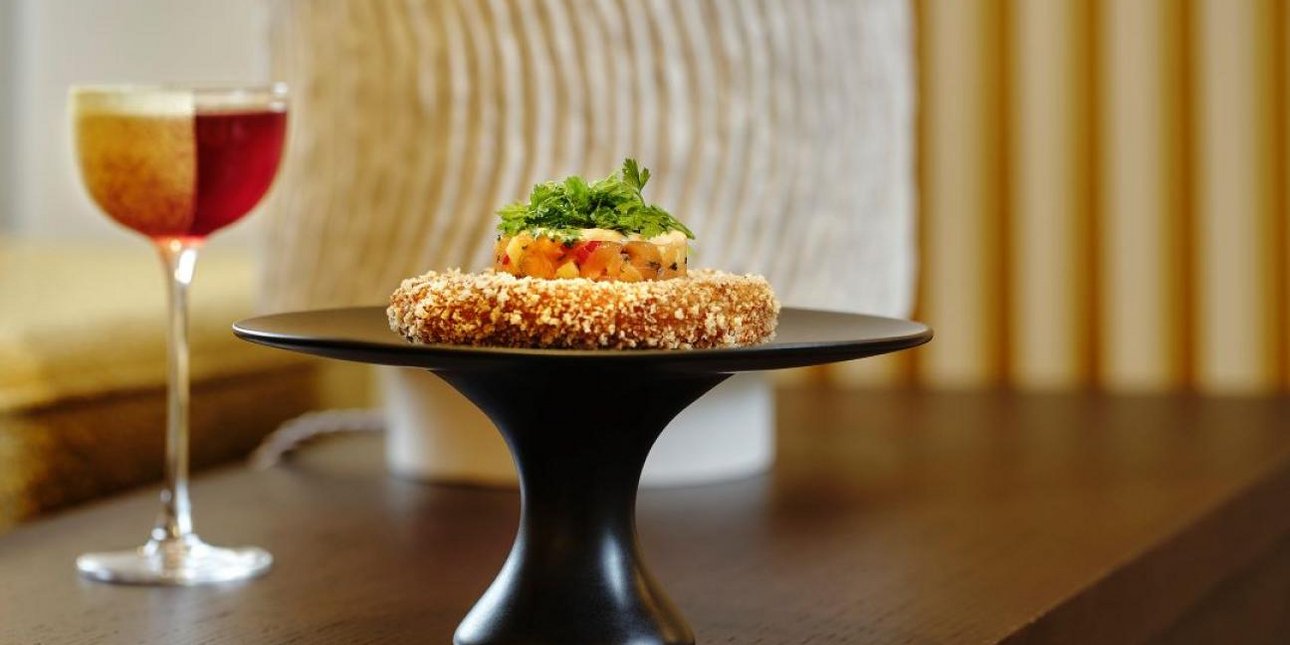 Άνοιξη στην πόλη: Αγαπημένα μαγαζιά στην Αθήνα για να απολαύσετε από πρωινό στο χέρι μέχρι δείπνο και ποτά