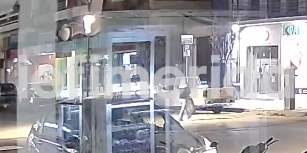 Βίντεο ντοκουμέντο: Σε ρόλο τσιλιαδόρου η σύντροφος του δράστη που ξυλοκόπησε άγρια την πρώην σύζυγό του στην Κόρινθο