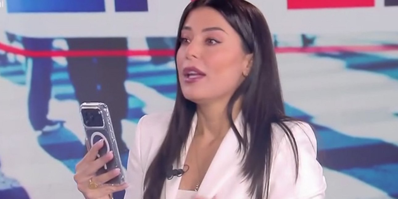 Η Αφροδίτη Λατινοπούλου μιμείται τη Ζωή Κωνσταντοπούλου: «Με χτυπήσατε; Μην με διακόπτετε», δείτε βίντεο