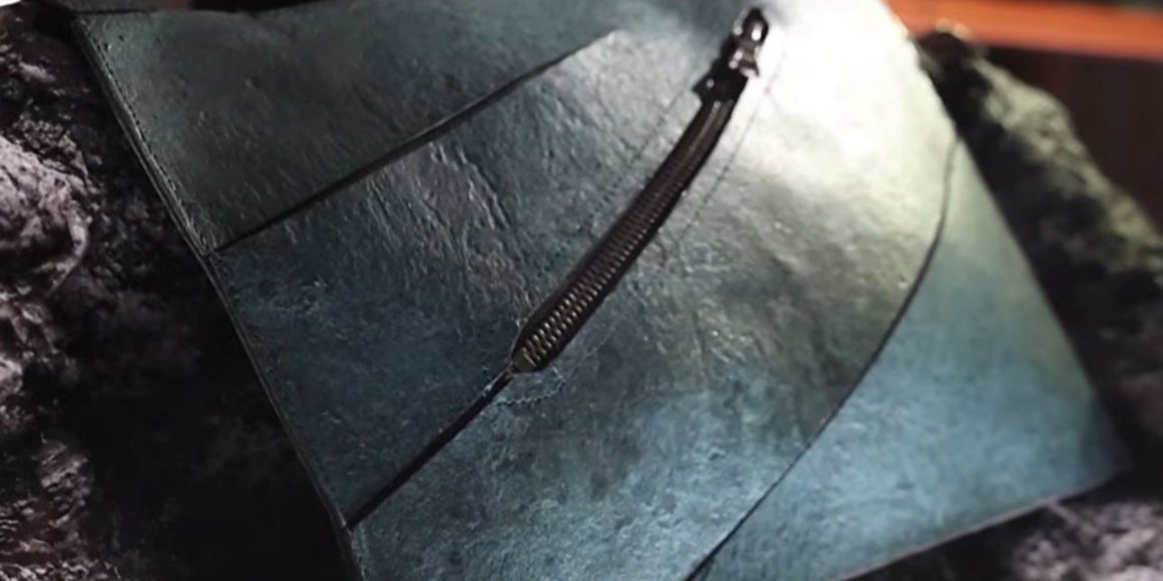 Μια τσάντα από δέρμα... τυραννόσαυρου θα δημοπρατηθεί στο Άμστερνταμ -Τιμή εκκίνησης πάνω από μισό εκατομ δολάρια, οι επιφυλάξεις