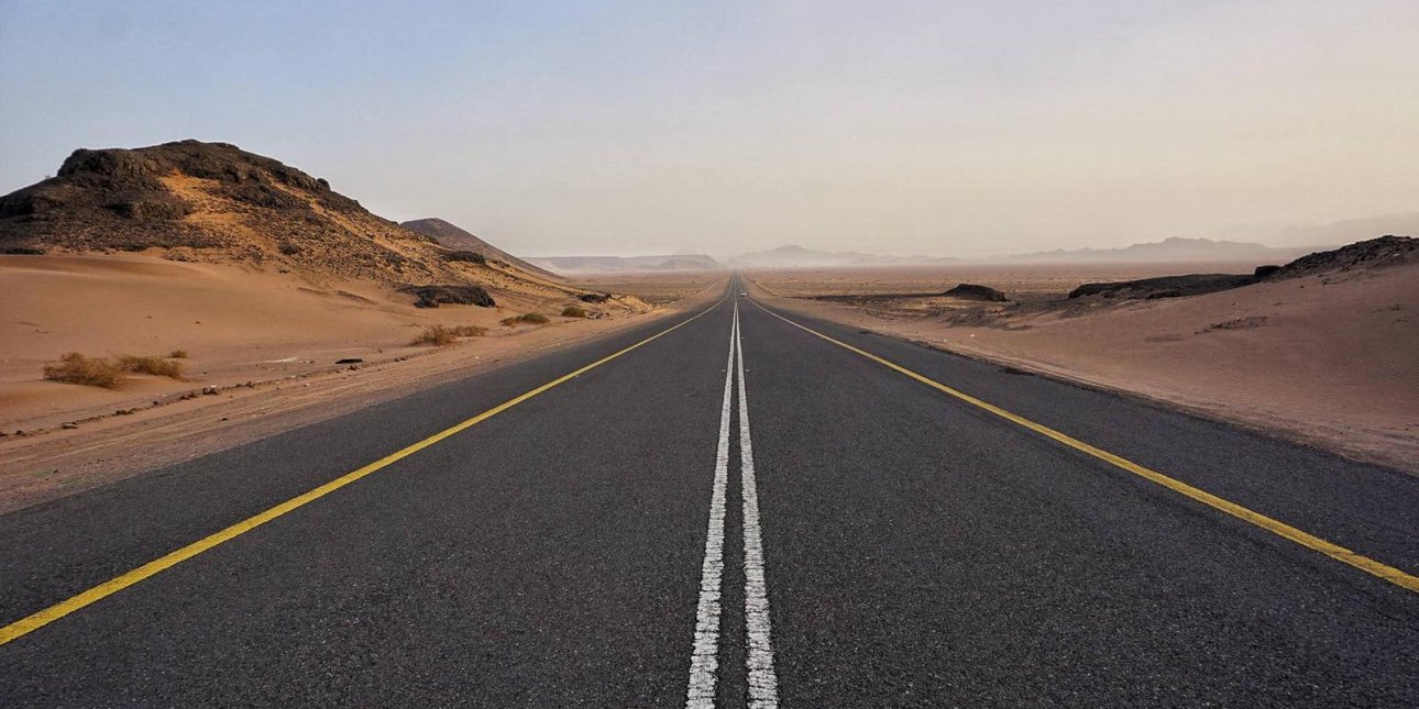 Πάνω από 200 χιλιόμετρα χωρίς τιμόνι -Πού βρίσκεται η μεγαλύτερη ευθεία στον κόσμο
