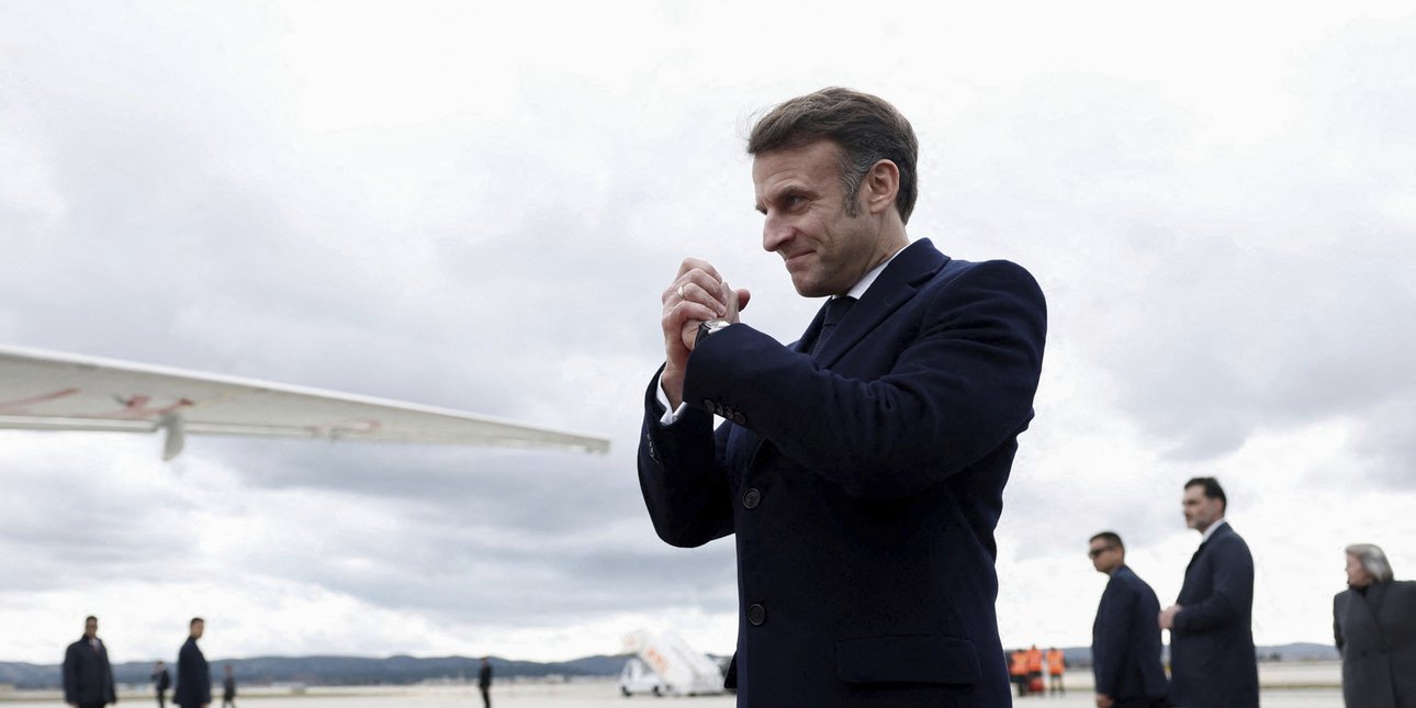 Με καθυστέρηση η άφιξη Μακρόν στην Αθήνα, έφτασε ήδη η Μπριζίτ: Κατευθείαν στη συζήτηση με Μητσοτάκη, θα ακολουθήσει δείπνο