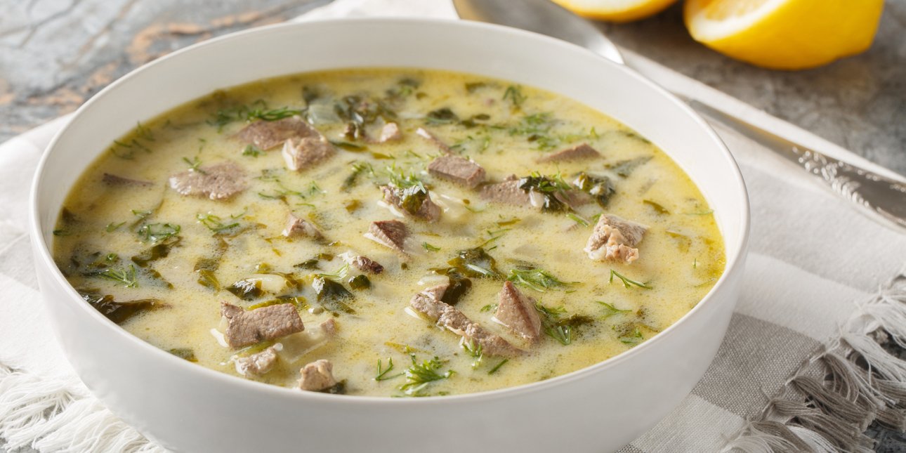 Κι όμως, κάθε υλικό που μπαίνει στην μαγειρίτσα έχει κρυφό συμβολισμό που λίγοι γνωρίζουν