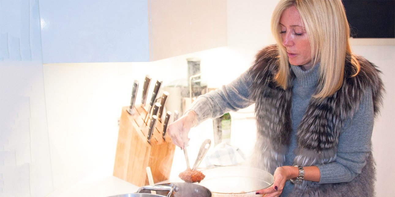 Η Μαρί Σαντάλ δημιουργεί στην κουζίνα της: Έφτιαξε σπιτικά ζυμαρικά [εικόνες]
