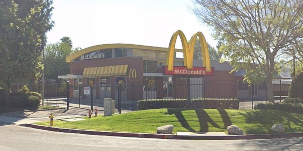 Γιατί αυτό το McDonald’s, που λειτουργεί από τη δεκαετία του ’70, δεν έχει εξυπηρετήσει ποτέ ούτε έναν πελάτη