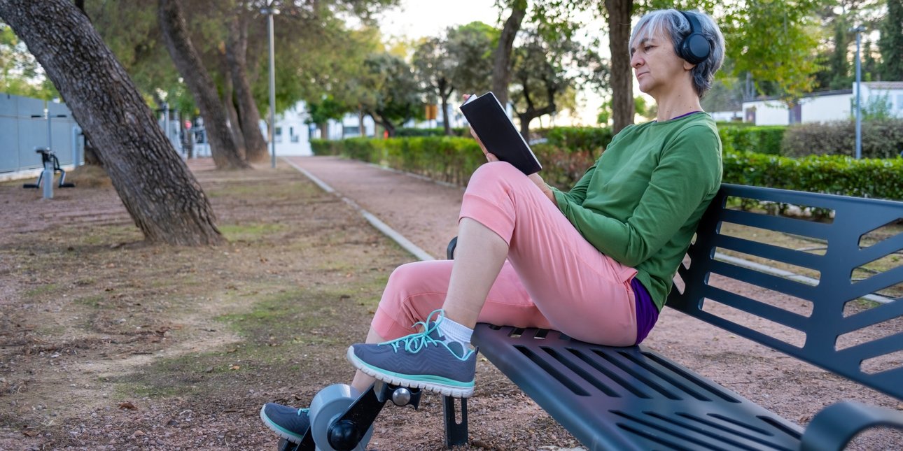 Οι γυμναστές συμφωνούν: «Από τα 55 και μετά, πρέπει να περπατάμε καθημερινά τουλάχιστον 20 λεπτά, να προτιμάμε τις σκάλες...»