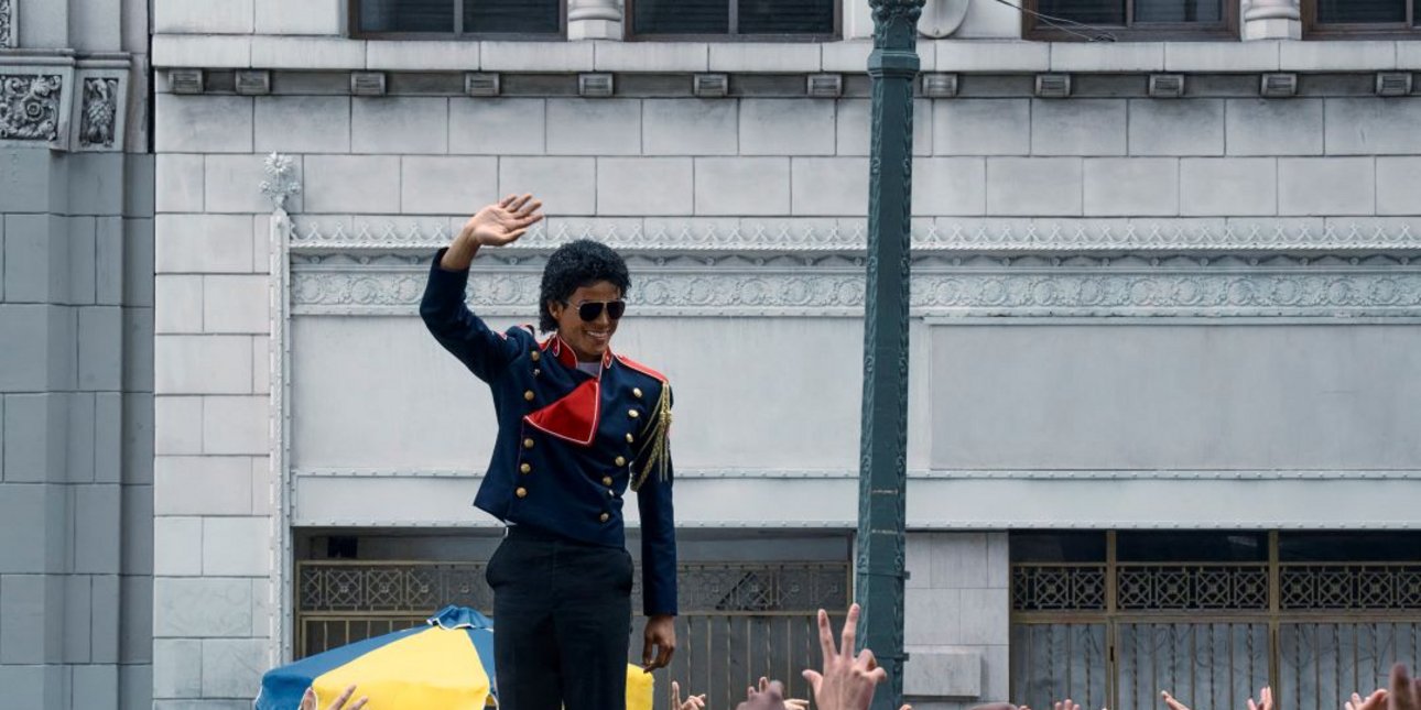 Η ζωή του Μάικλ Τζάκσον έγινε ταινία -Η απίστευτη μεταμόρφωση του ανιψιού του που υποδύεται τον pop τραγουδιστή [εικόνες]