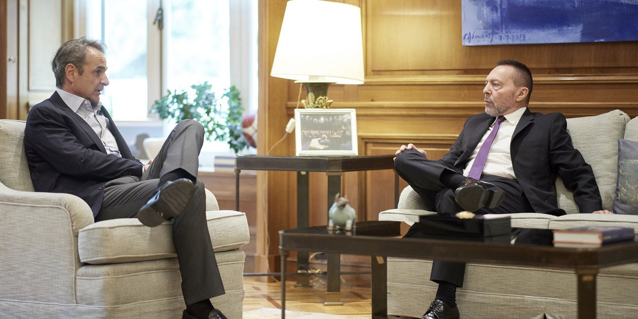 Τετ α τετ Μητσοτάκη-Στουρνάρα: Η κυβέρνηση προτείνει την ανανέωση της θητείας του στην Τράπεζα της Ελλάδος
