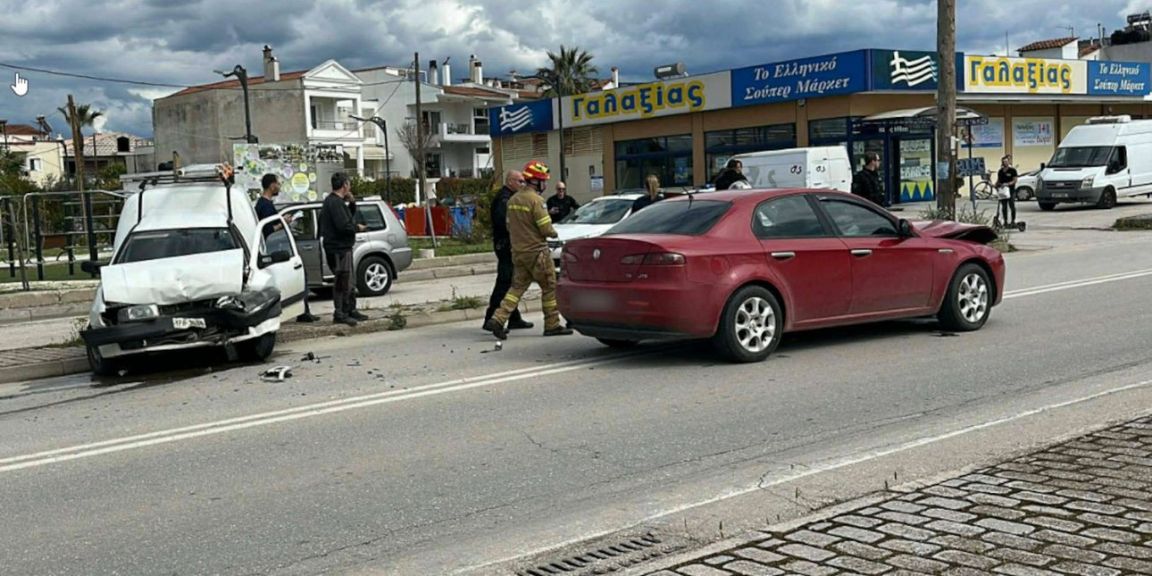 Σοβαρό τροχαίο στο Ναύπλιο, τραυματίστηκε η οδηγός αυτοκινήτου