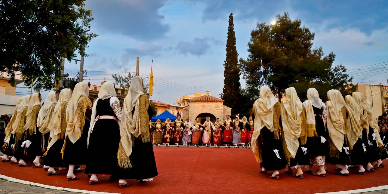 «Ωραία που ’ν’ τα Μέγαρα, την Τρίτη του Αη‑Γιάννη» -Το έθιμο του Χορού της Τράτας που αναβιώνει σήμερα