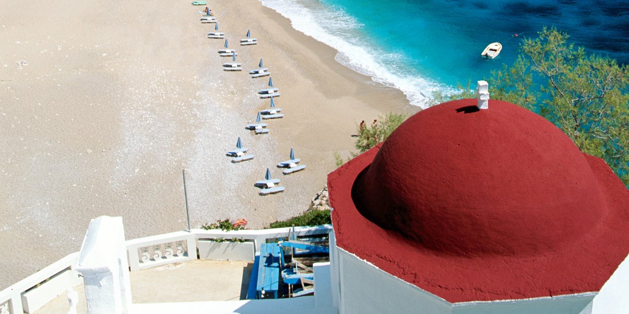 The Sun -Υμνοι για ελληνικό νησί: «Παράδεισος με ομορφιά από άλλο πλανήτη» -Το συγκρίνει με τη Χαβάη