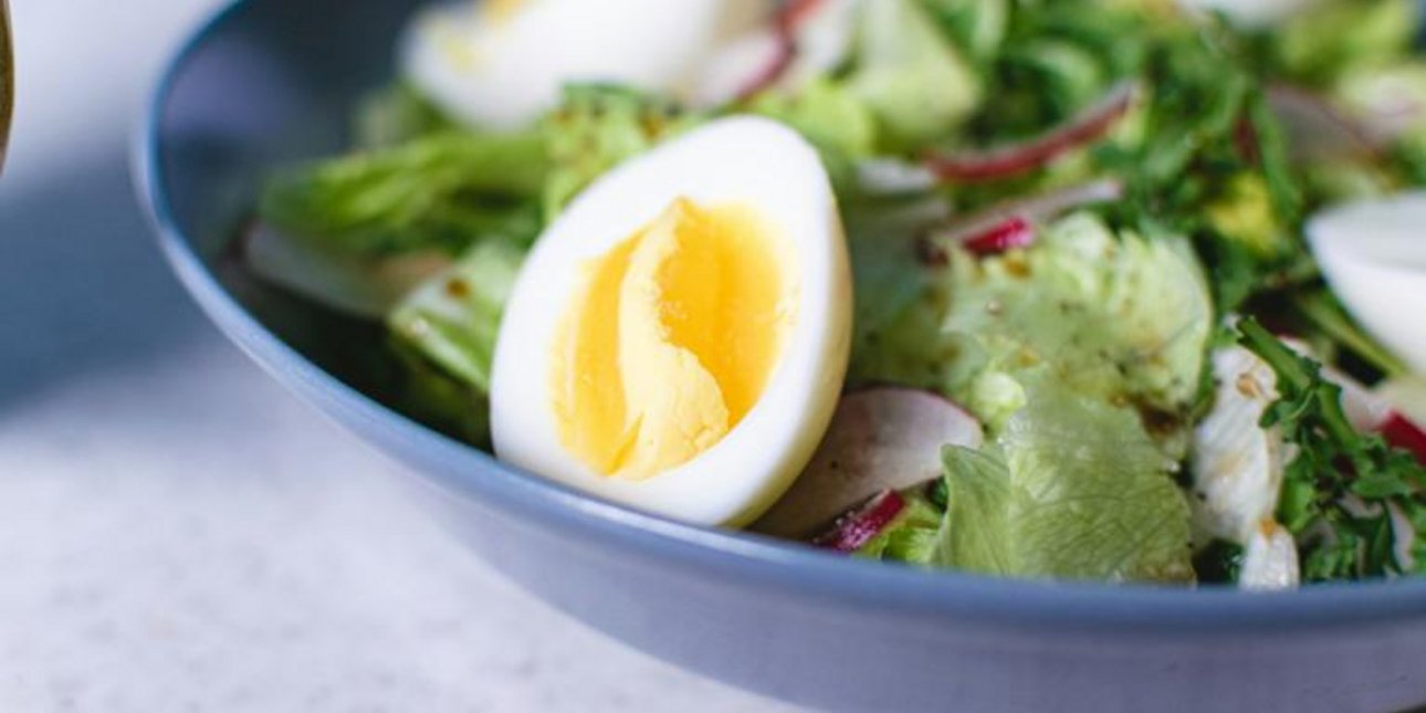 Τι να κάνετε τα πασχαλινά αυγά που περίσσεψαν: Πέντε απλές συνταγές