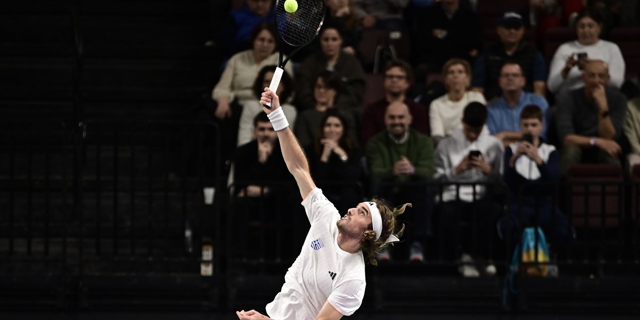 Στέφανος Τσιτσιπάς: Παραμένει αδιόρθωτος-Νέο ξέσπασμα με βρισιές μπροστά στις κάμερες [βίντεο]