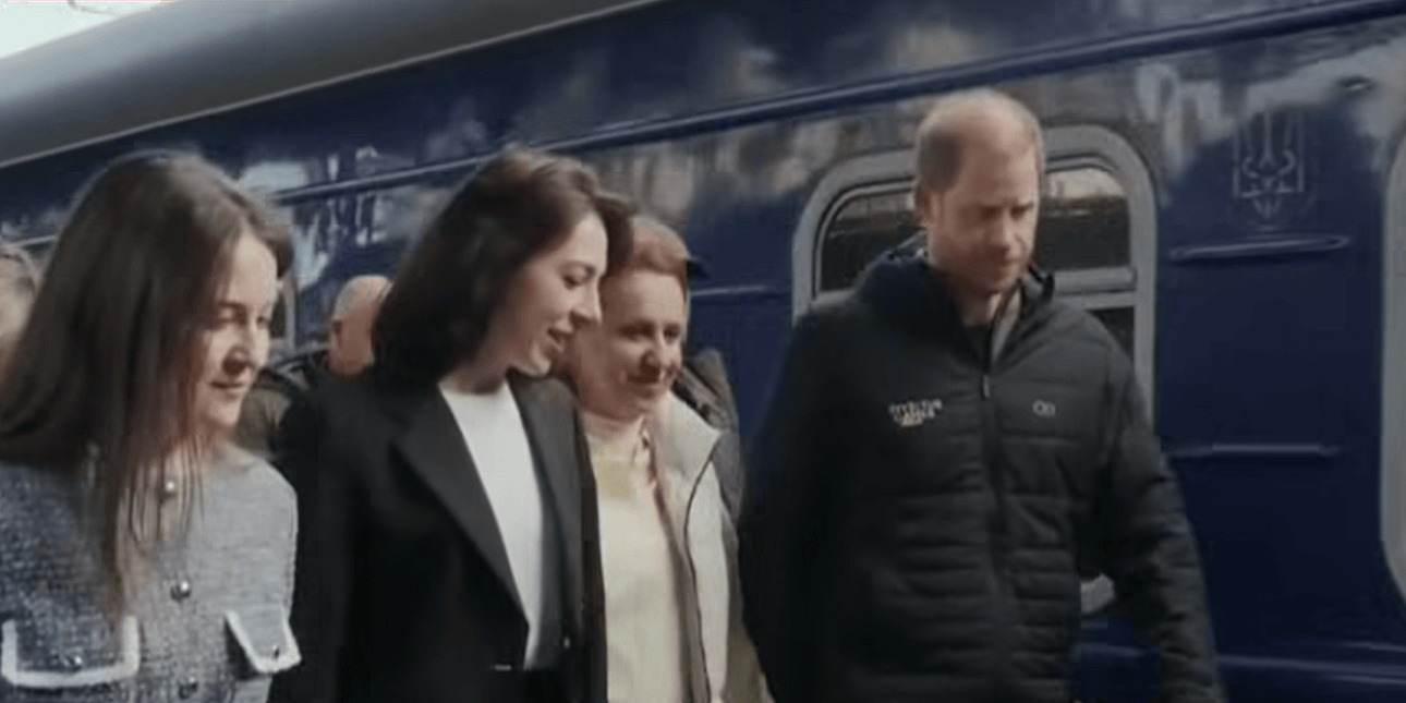 Αιφνιδιαστική επίσκεψη του πρίγκιπα Χάρι στο Κίεβο: «Είναι ωραία να επιστρέφεις», δήλωσε -Δείτε βίντεο