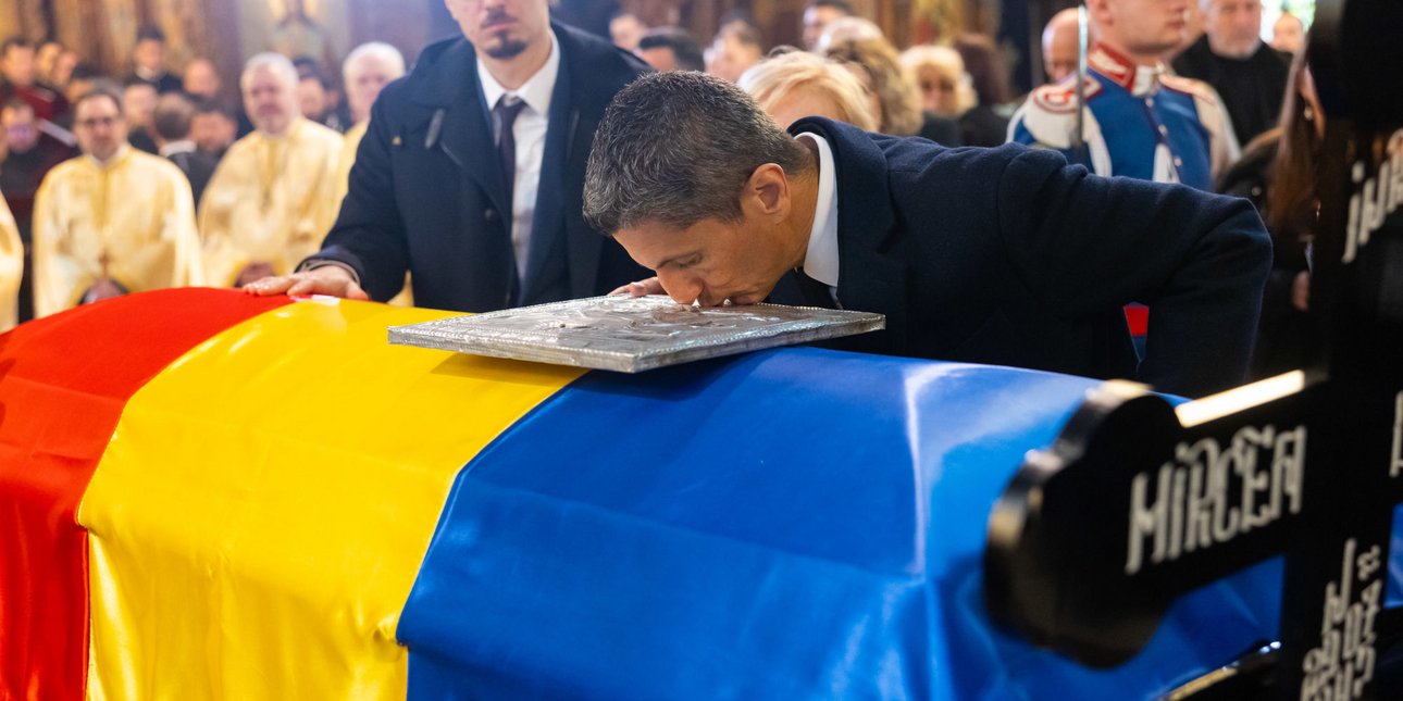 Συγκίνησε ο Ραζβάν Λουτσέσκου στον επικήδειο για τον πατέρα του -«Ήταν μαχητής. Πάλεψε, νίκησε, έχασε»