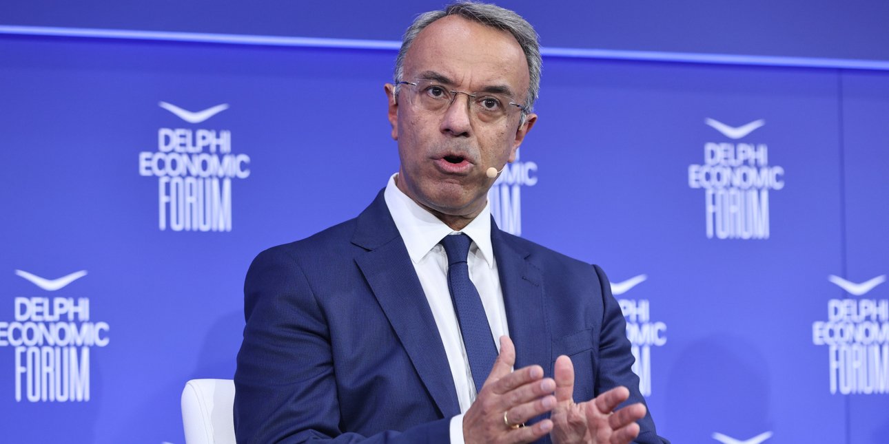 Greece's Economic Revival Faces Hard Questions Over Private Debt Crisis at Delphi Forum