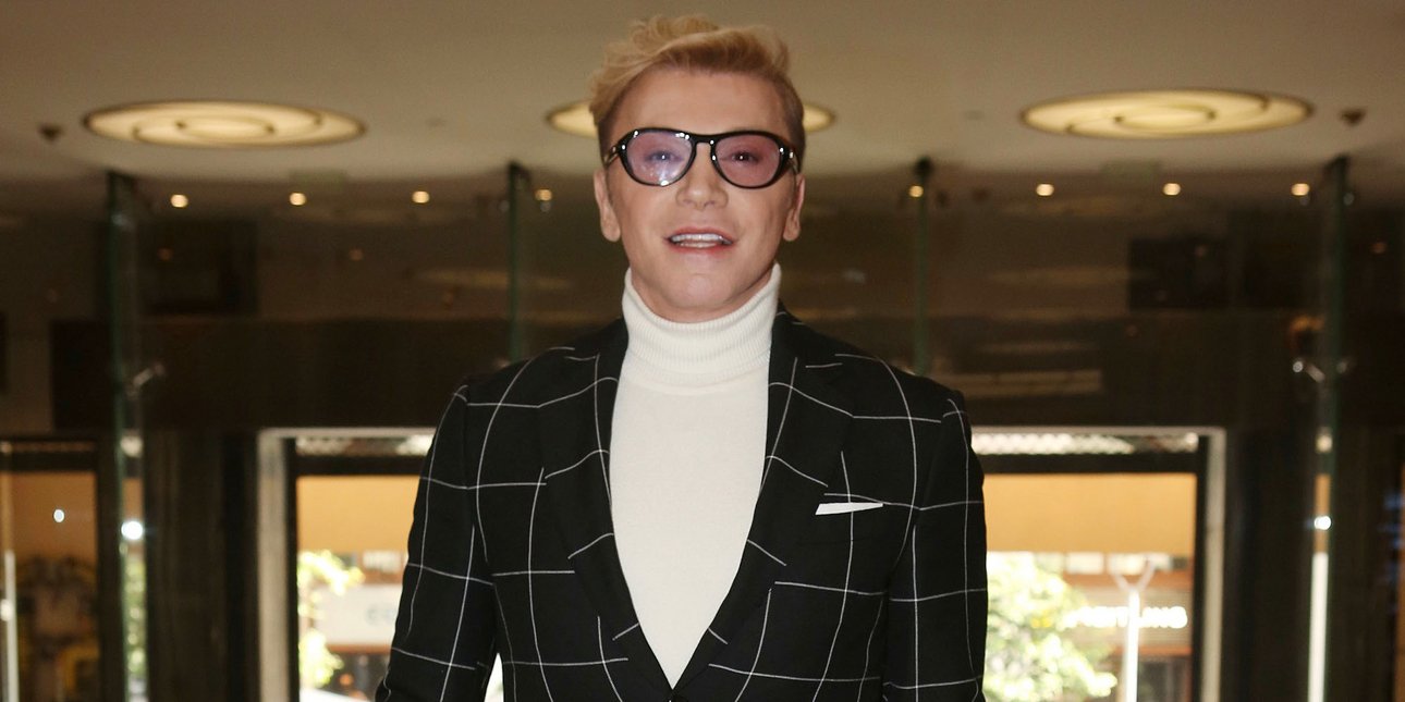 Τάκης Ζαχαράτος: «Ζούμε μια εποχή ναρκισσιστικής διαταραχής» -Το βιβλίο που είναι αφιερωμένο στον Βαγγέλη Γιακουμάκη