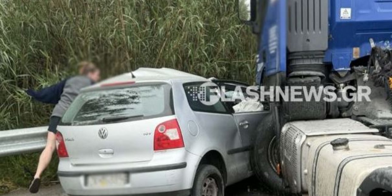 Σοβαρό τροχαίο στον ΒΟΑΚ -Εγκλωβίστηκε επιβάτης στο ένα ΙΧ
