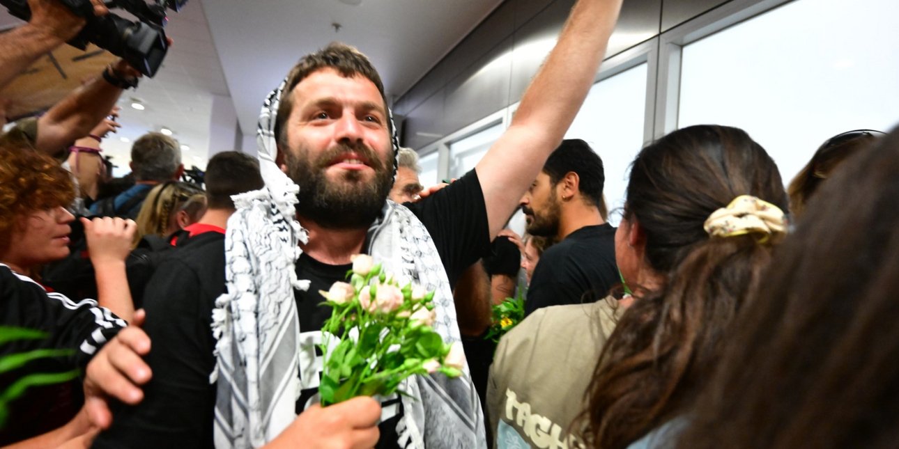 Επέστρεψαν στην Αθήνα οι 19 Έλληνες του «Global Sumud Flotilla» -Δείτε εικόνες