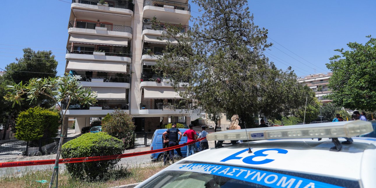 Ηλιούπολη - Ο καθηγητής των δύο κοριτσιών που έπεσαν από την πολυκατοικία συγκλονίζει: «Μέχρι χθες γελούσαμε μαζί, δεν είχαμε αντιληφθεί κάτι»