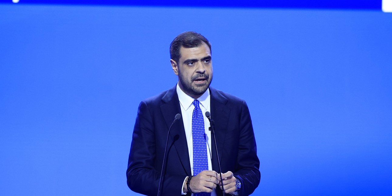 Συνέδριο ΝΔ -Μαρινάκης: «Είμαστε η παράταξη που είδε το μέλλον -Οι πολίτες ζητούν κατανόηση, έργα και ουσία»