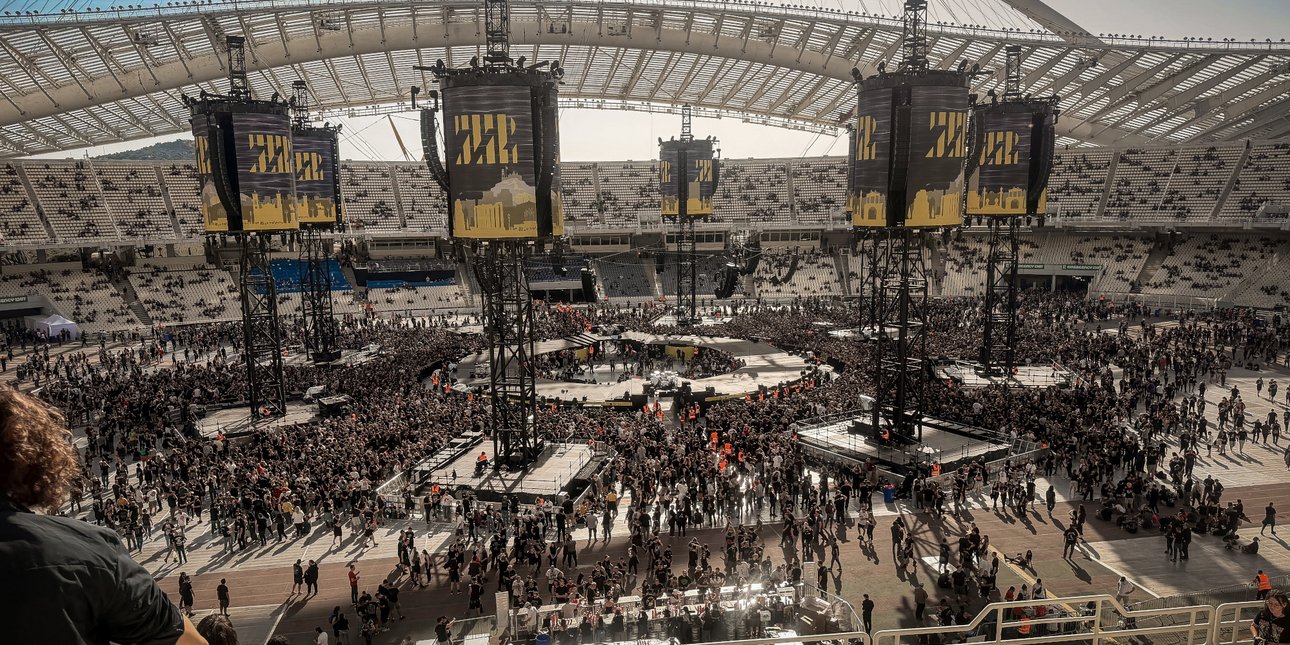 Metallica: Ξεκίνησε η συναυλία στο ΟΑΚΑ με τα πρώτα συγκροτήματα -Δείτε βίντεο και φωτογραφίες από την αρένα